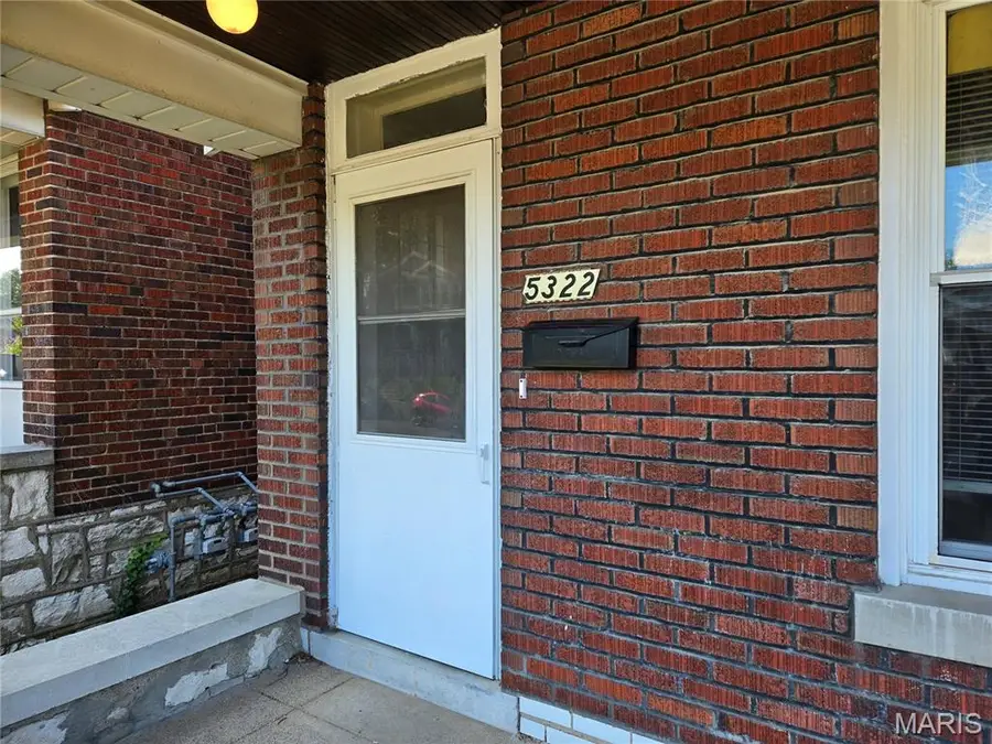 5322 Itaska Street, Saint Louis, MO 63109 - #2