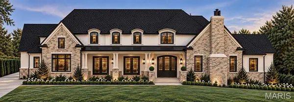 4 Williamsburg Road, Creve Coeur, MO 63141