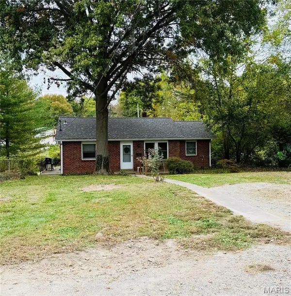 2306 Valleyview Drive, Alton, IL 62002