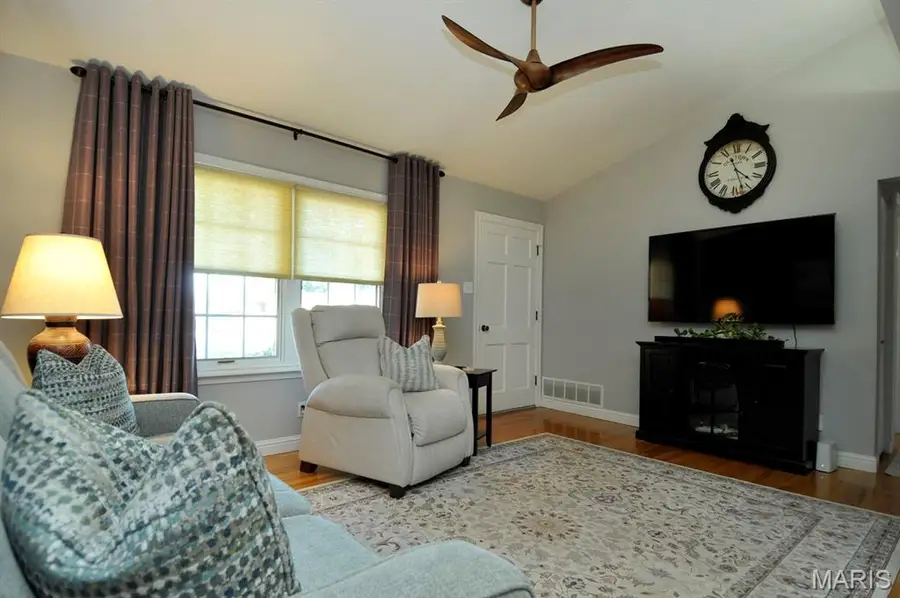 4661 Dorbendale Court, Saint Louis, MO 63128 - #3