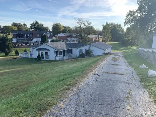 6434 Christopher Drive, Oakville, MO 63129 - #2