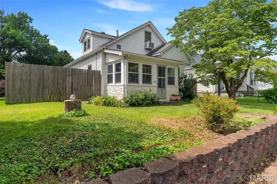 907 Hawley Avenue, Alton, IL 62002 - #2