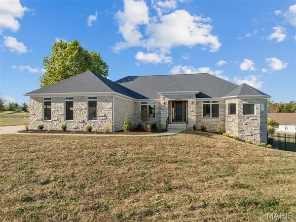 433 Gnarlyvine Court, Washington, MO 63090