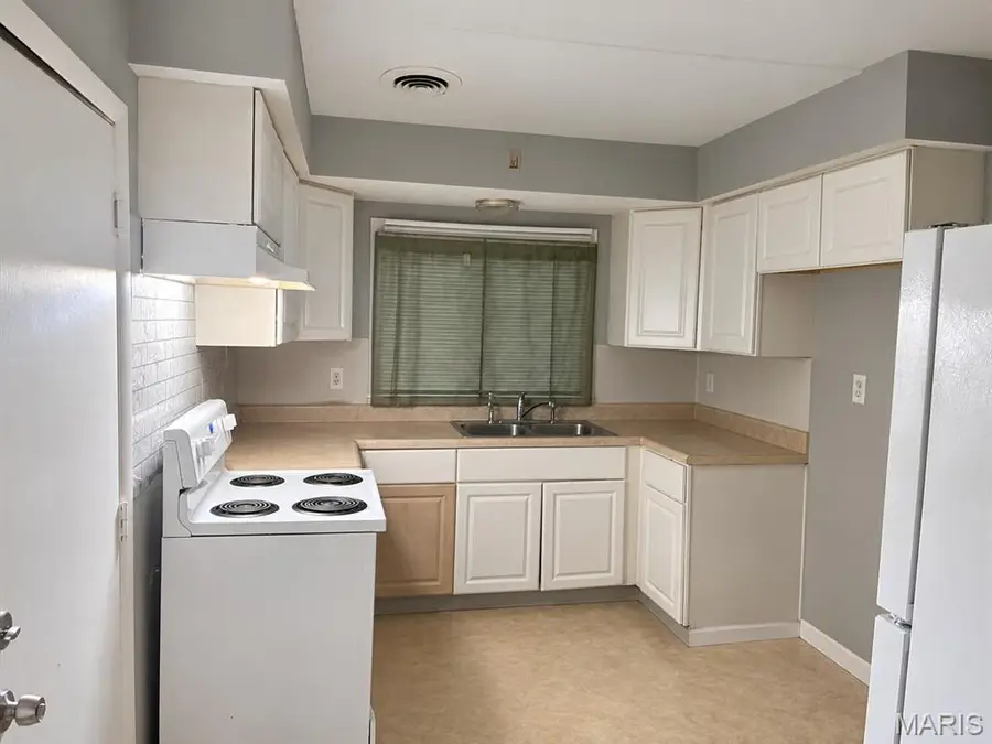 4708 N Hills Lane, Cool Valley, MO 63121 - #3