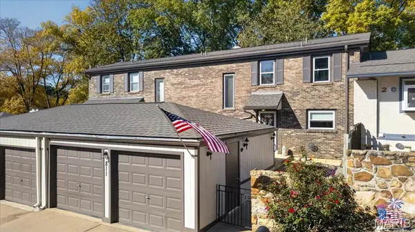 811 Knickerbacker Drive, Ballwin, MO 63021
