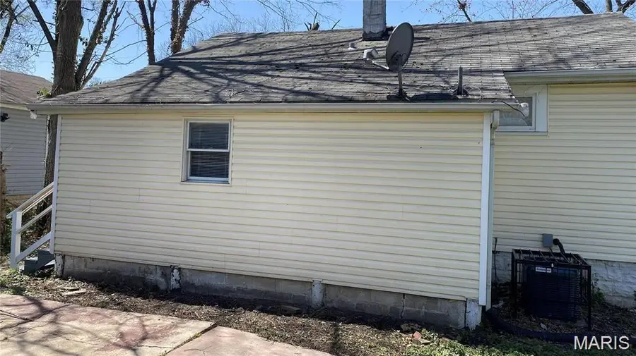 826 Marvin Avenue, Ferguson, MO 63135 - #2