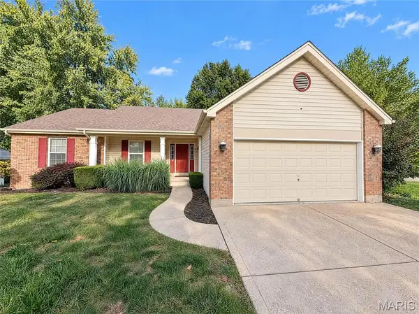 1025 Seine Drive, Lake St Louis, MO 63367