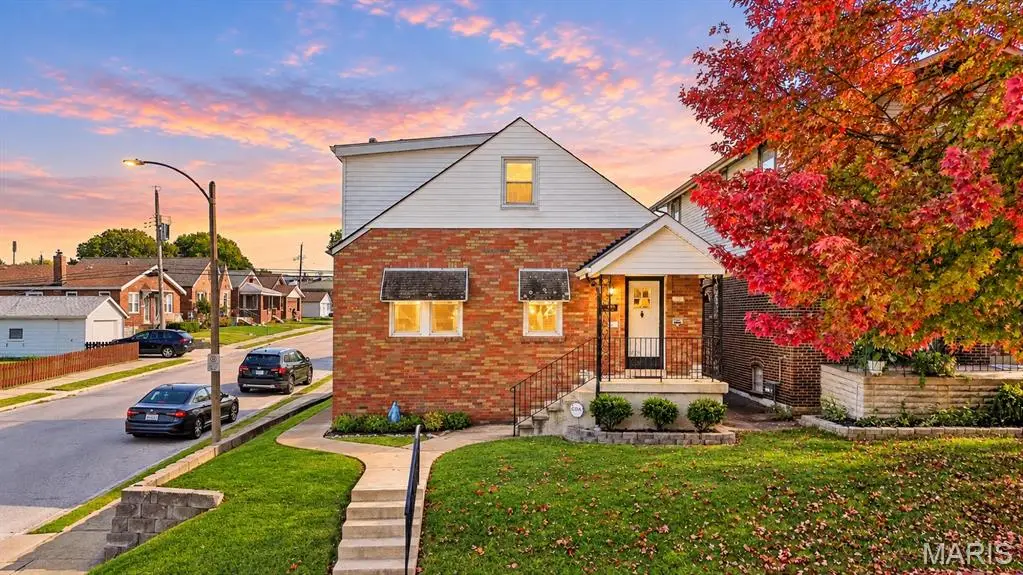 6800 Parkwood Place, Saint Louis, MO 63116 - #1
