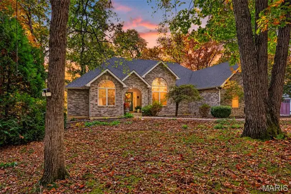306 Walnut Forest Dr, O'Fallon, MO 63366