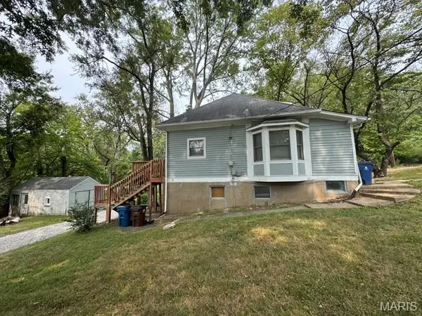 125 S Harvey Avenue, Ferguson, MO 63135 - #2