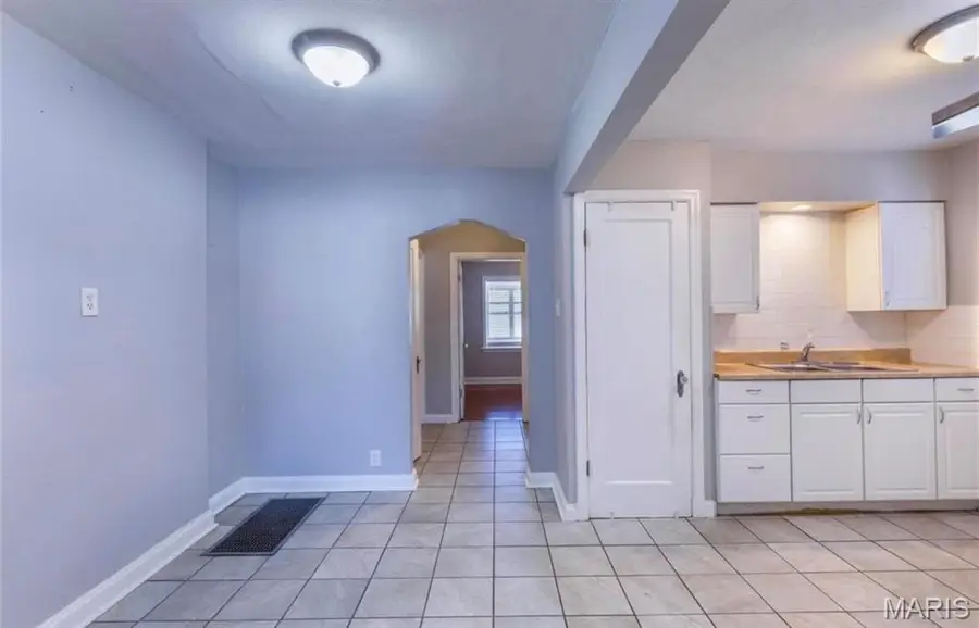 3331 Watson Road, Saint Louis, MO 63139 - #3
