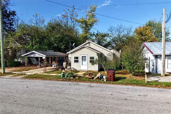 107 S Myrtle Street, Conway, MO 65632