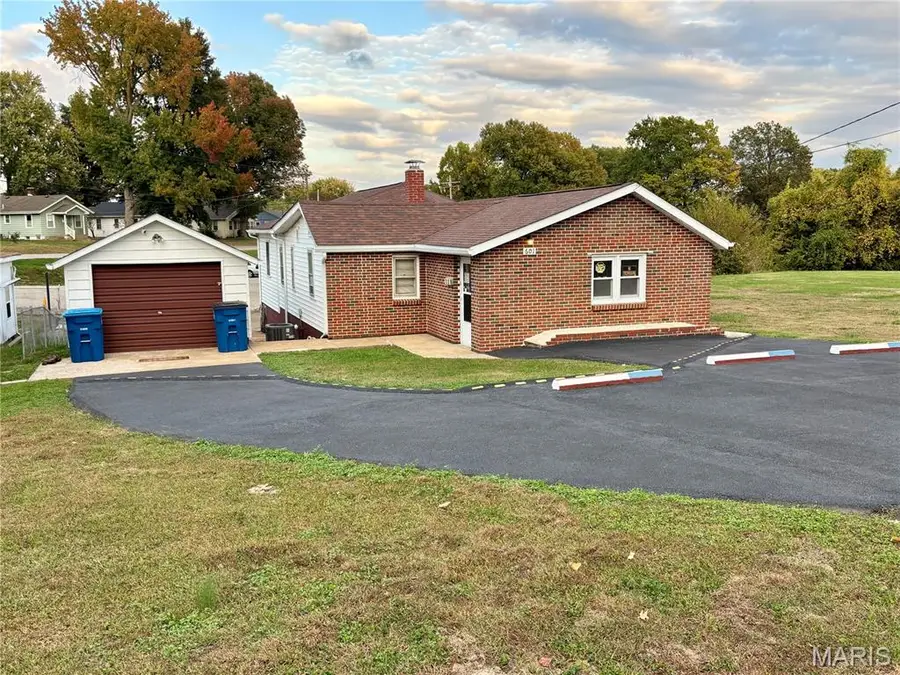 601 Milton Road, Alton, IL 62002 - #2