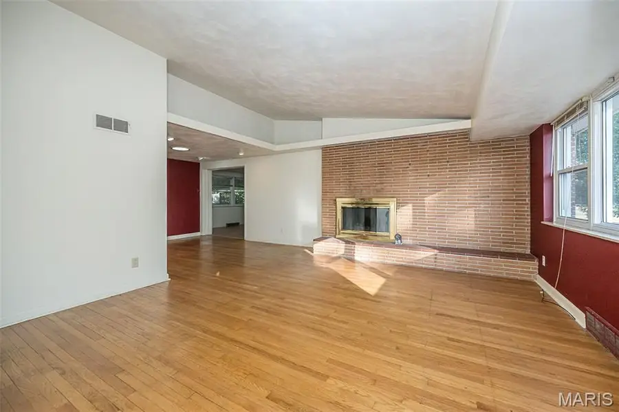 530 Lodge Drive, Saint Louis, MO 63126 - #3