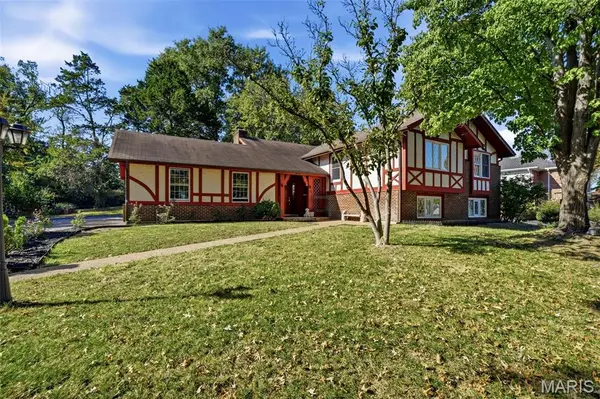 1925 Lanchester Court, Chesterfield, MO 63017