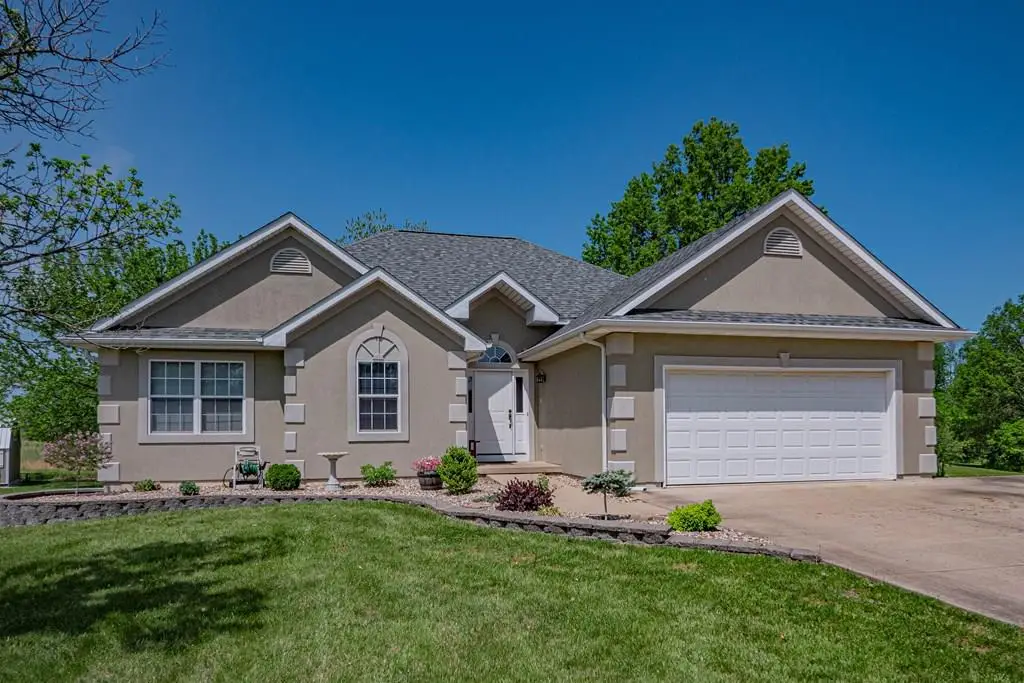 1215 Quail Haven Dr, Moberly, MO 65270 - Image #1