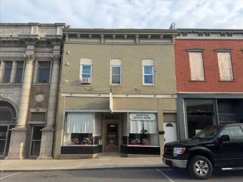 108 Vine St, Macon, MO 63552 - Image #1