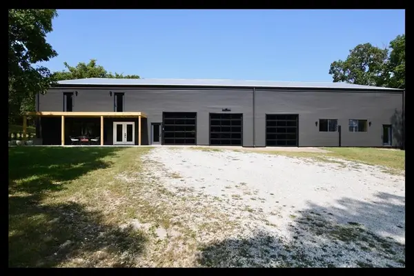 29748 Macon Lake Road, Macon, MO 63552