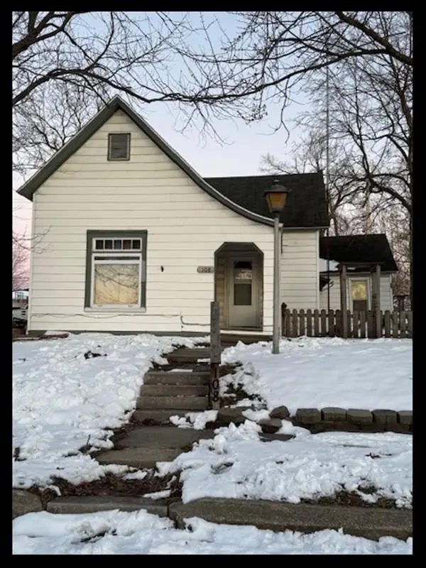 108 Jackson Street, Macon, MO 63552