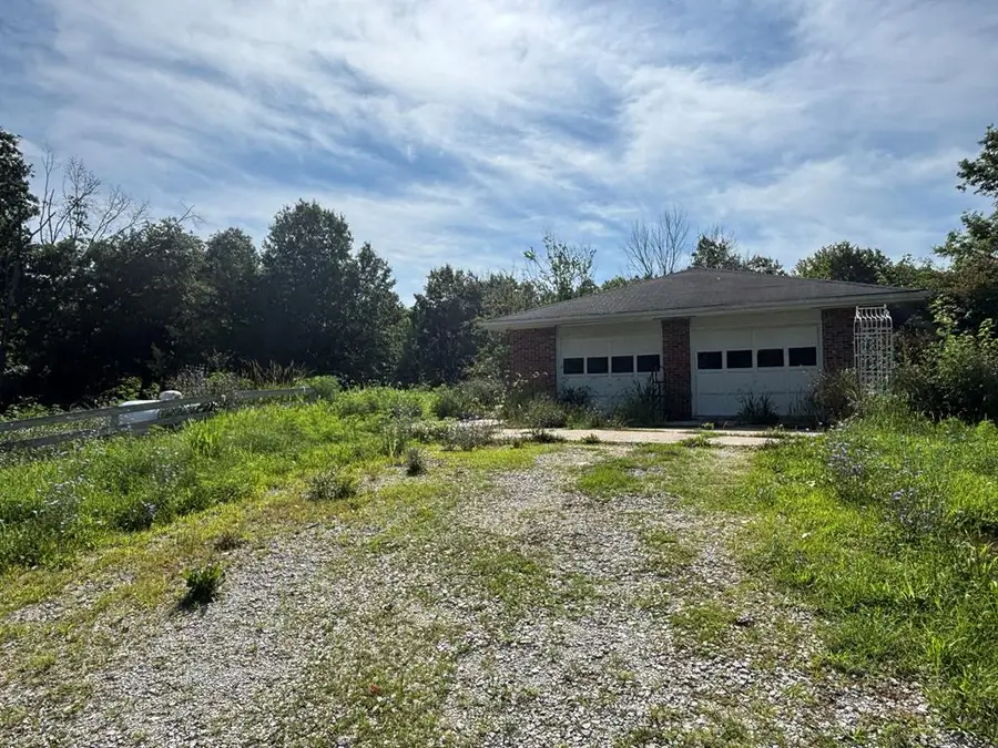 23914 Hedgepath Lane, Kirksville, MO 63501 - Image #2