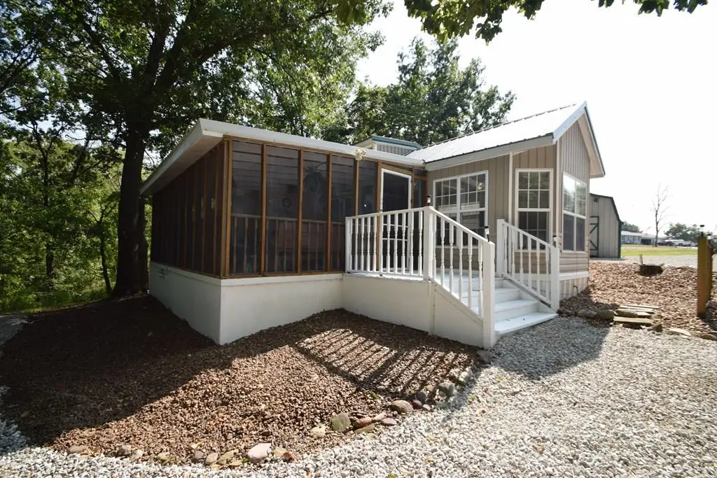 17218 Hickory Court, Unionville, MO 63565 - Image #1