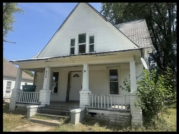 904 N Rollins Street, Macon, MO 63552