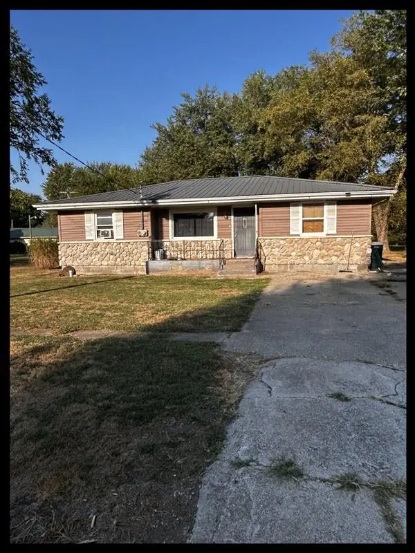 208 N Macon Street, Clarence, MO 63437