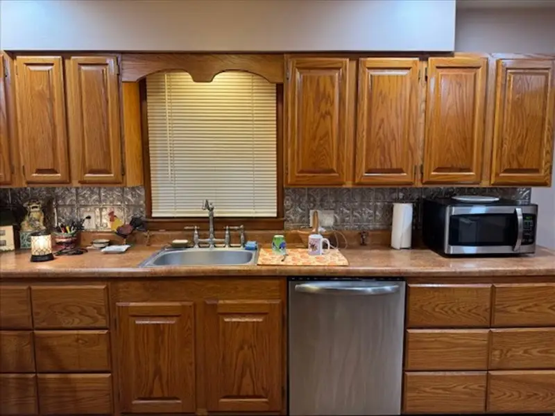 902 Lawndale Drive, Macon, MO 63552 - Image #3