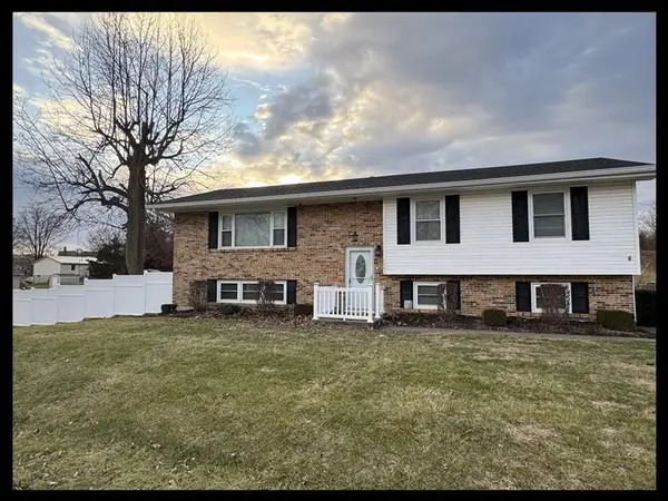 1205 Englewood Drive, Macon, MO 63552