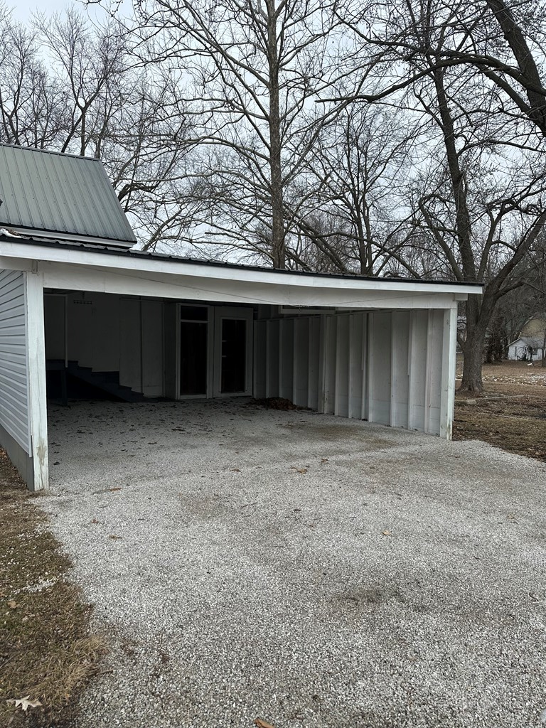 1002 N State Street, Brookfield, MO 64628 - #3