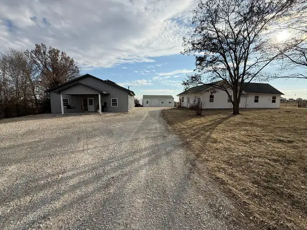 23971 State Highway Hh, La Plata, MO 63549