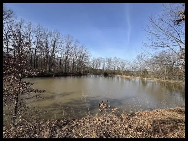 32102 Laser Street, Macon, MO 63552