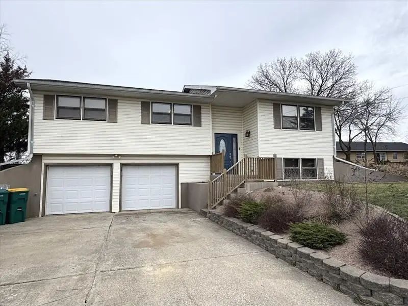 706 Sunset Hills Drive, Macon, MO 63552 - #1