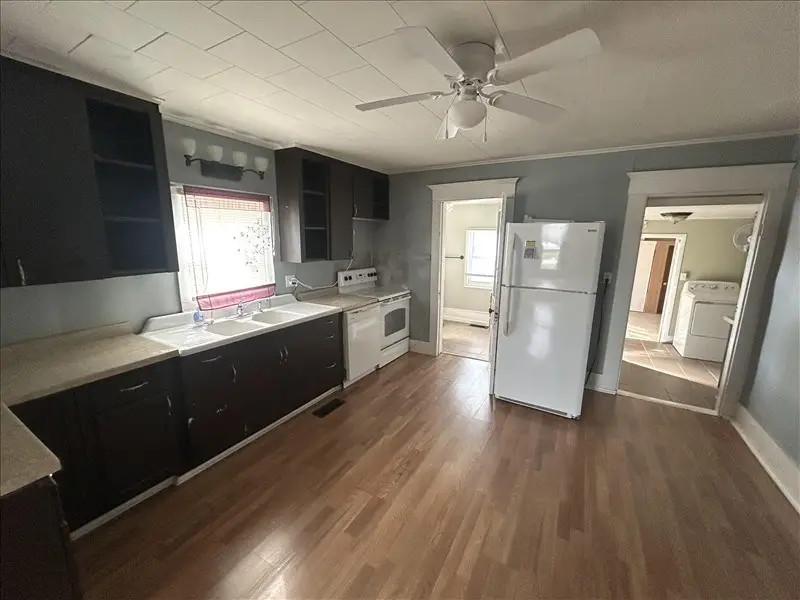 522 E Bartlett Street, La Plata, MO 63549 - #3