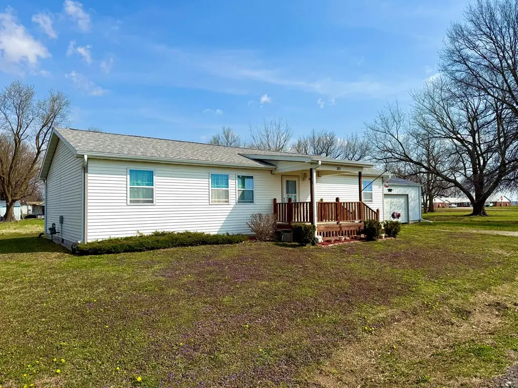 201 1st Street, Queen City, MO 63561 - #1