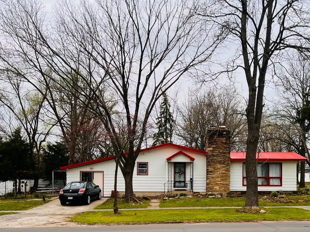 302 S Kansas Avenue, Marceline, MO 64658 - #1