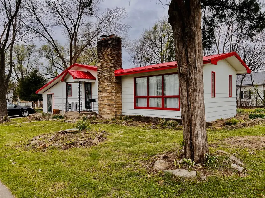 302 S Kansas Avenue, Marceline, MO 64658 - #3