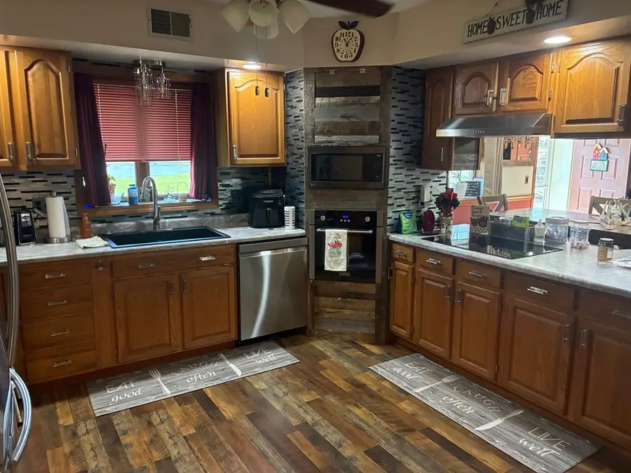 600 E Howell Street, Marceline, MO 64658 - #2