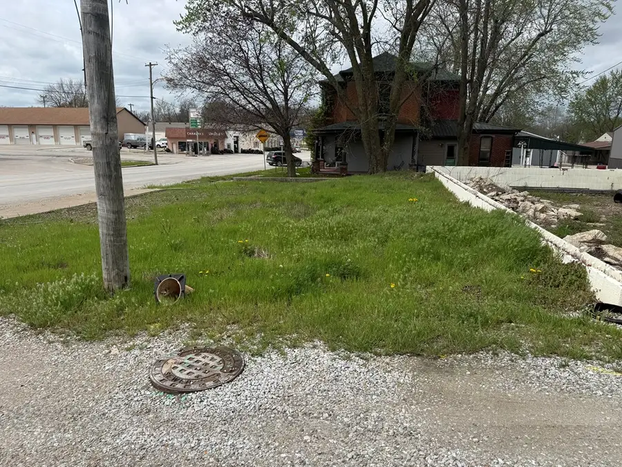 205 E Lafayette, Edina, MO 63537 - #3