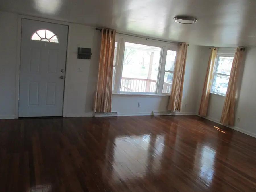 507 E Sanders Street, La Plata, MO 63549 - #3