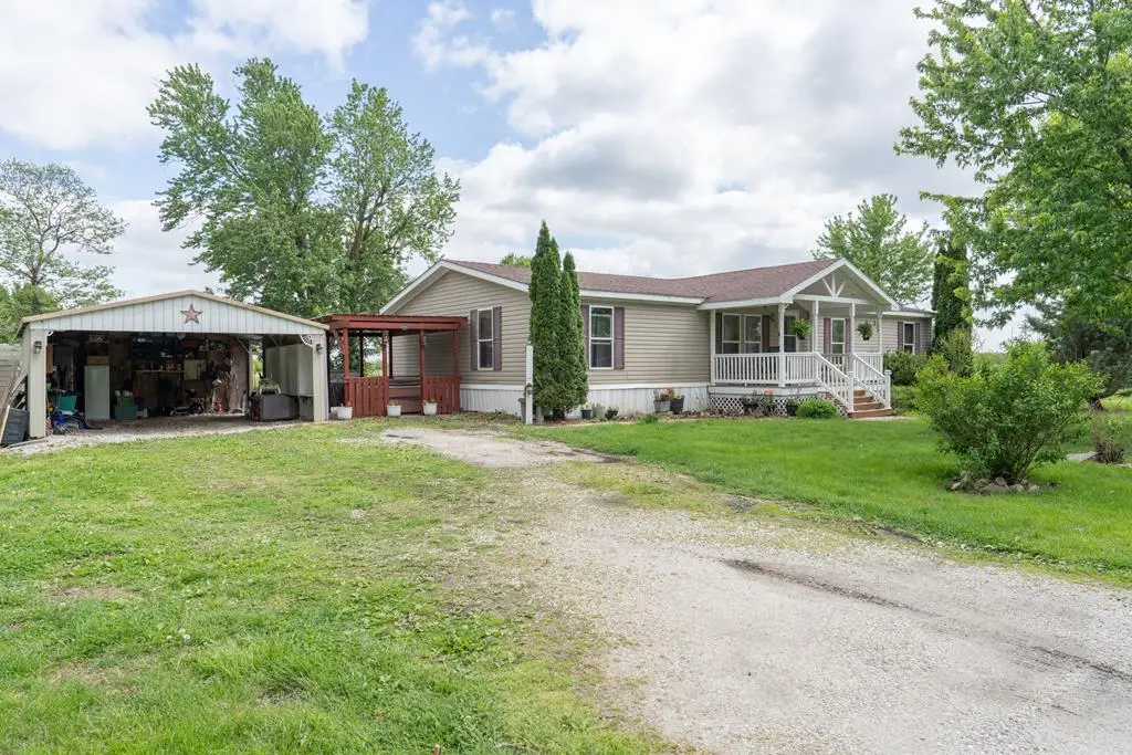 408 W Robinson Street, Moberly, MO 65270 - #1