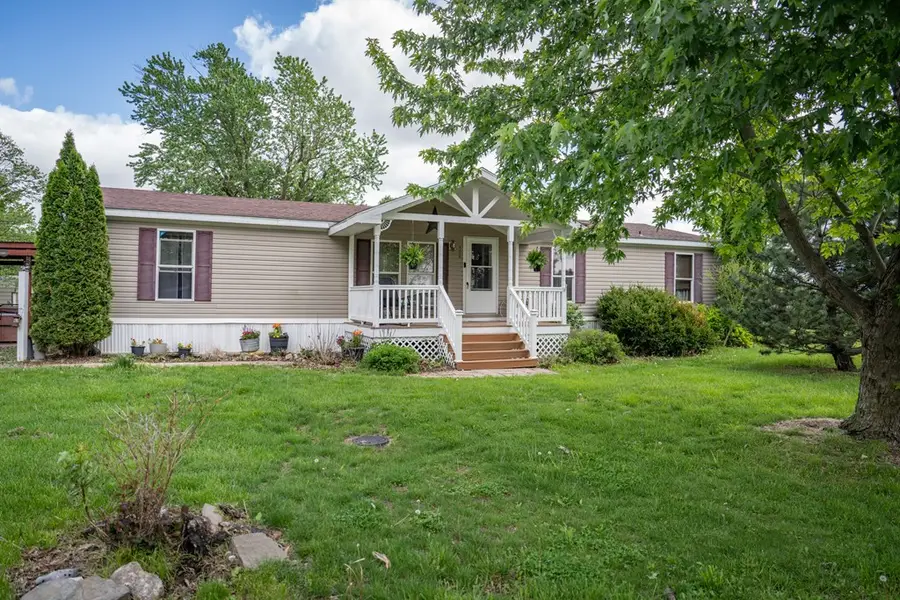 408 W Robinson Street, Moberly, MO 65270 - #2