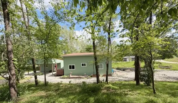 1002 Hunter Park, Keytesville, MO 65261