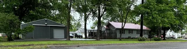 430 S Livingston Street, Brookfield, MO 64628