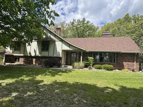 809 Holman, Macon, MO 63552