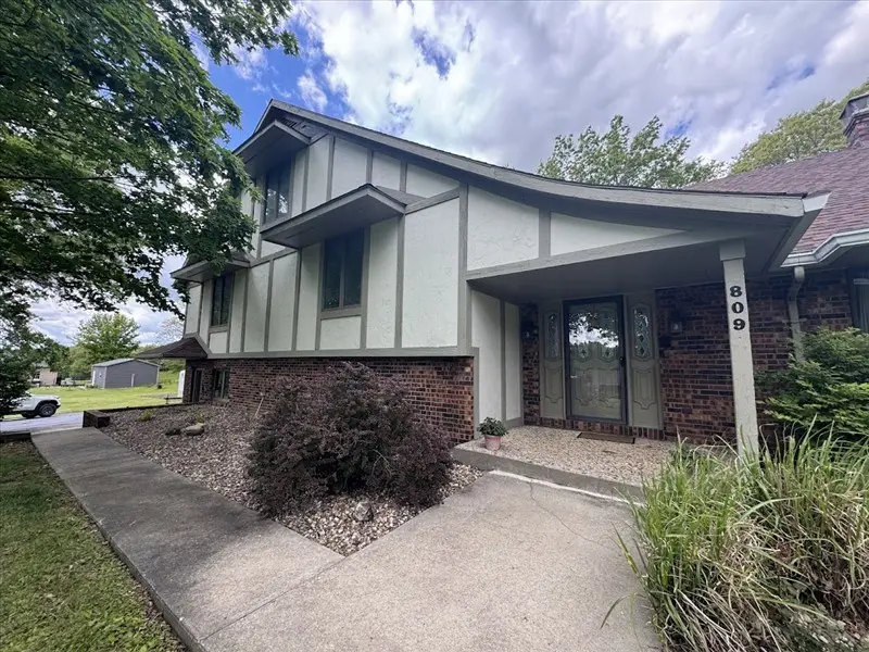 809 Holman, Macon, MO 63552 - #2