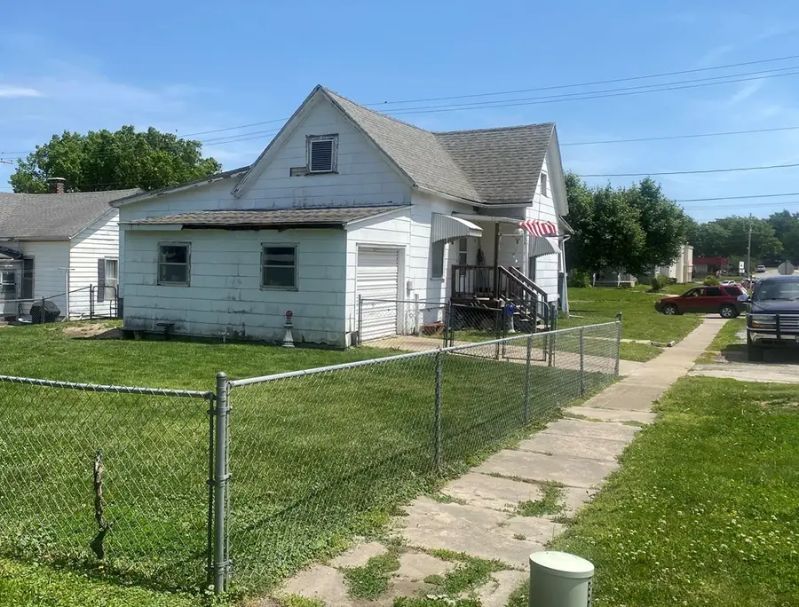 1202 Walnut Street, Chillicothe, MO 64601 - #3