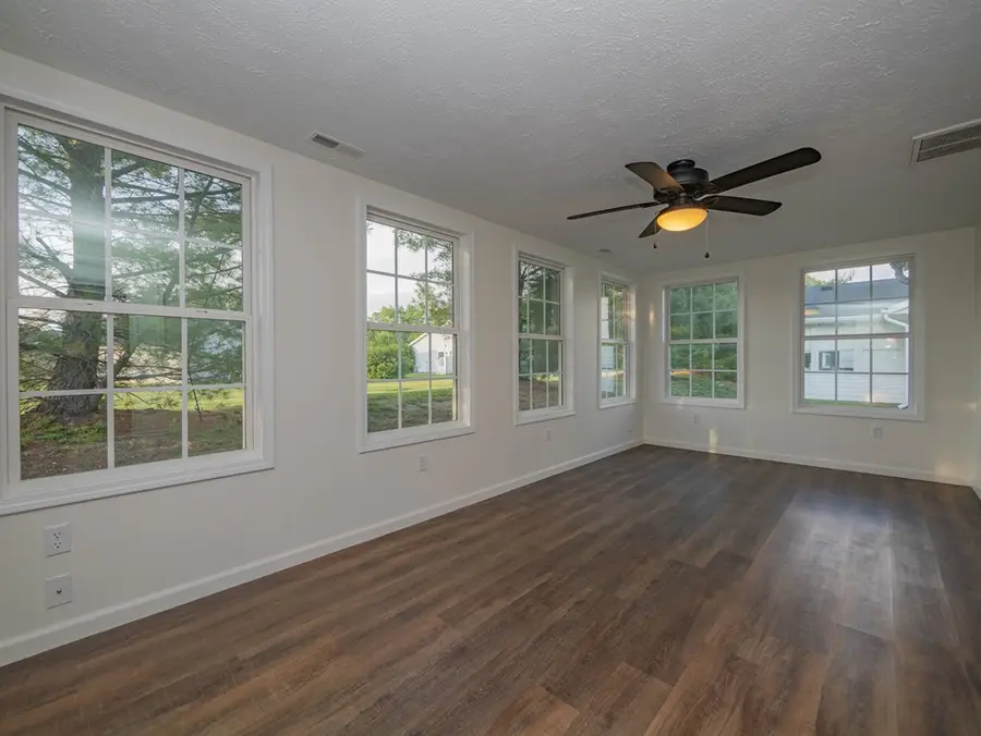 1215 Shepherds Dr, Moberly, MO 65270 - #2