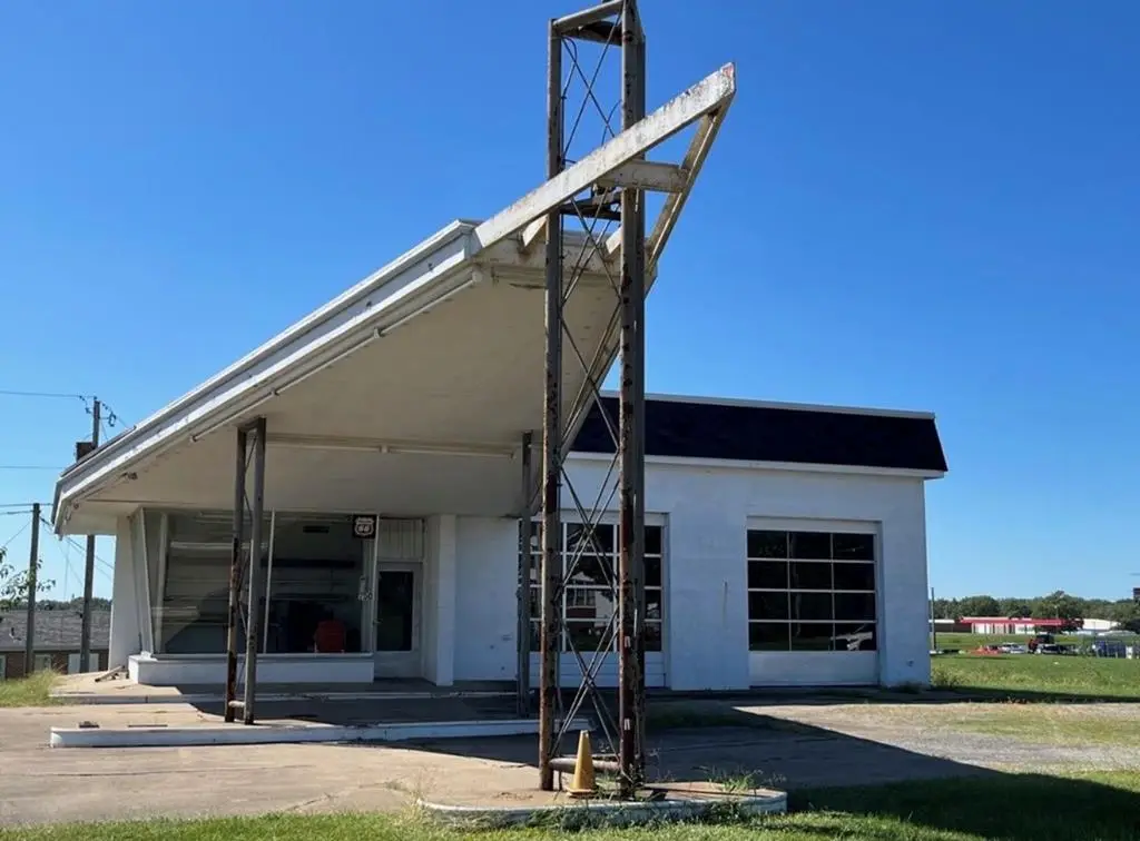 750 South Main, Brookfield, MO 64628 - #1