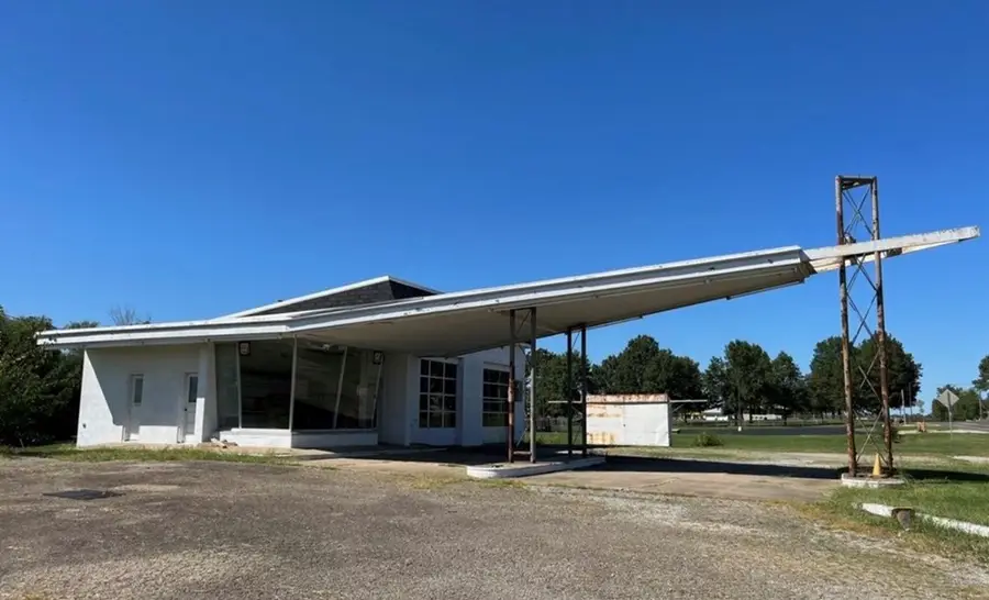 750 South Main, Brookfield, MO 64628 - #2